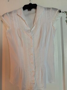 FANG White Cap-Sleeve Button Front Blouse